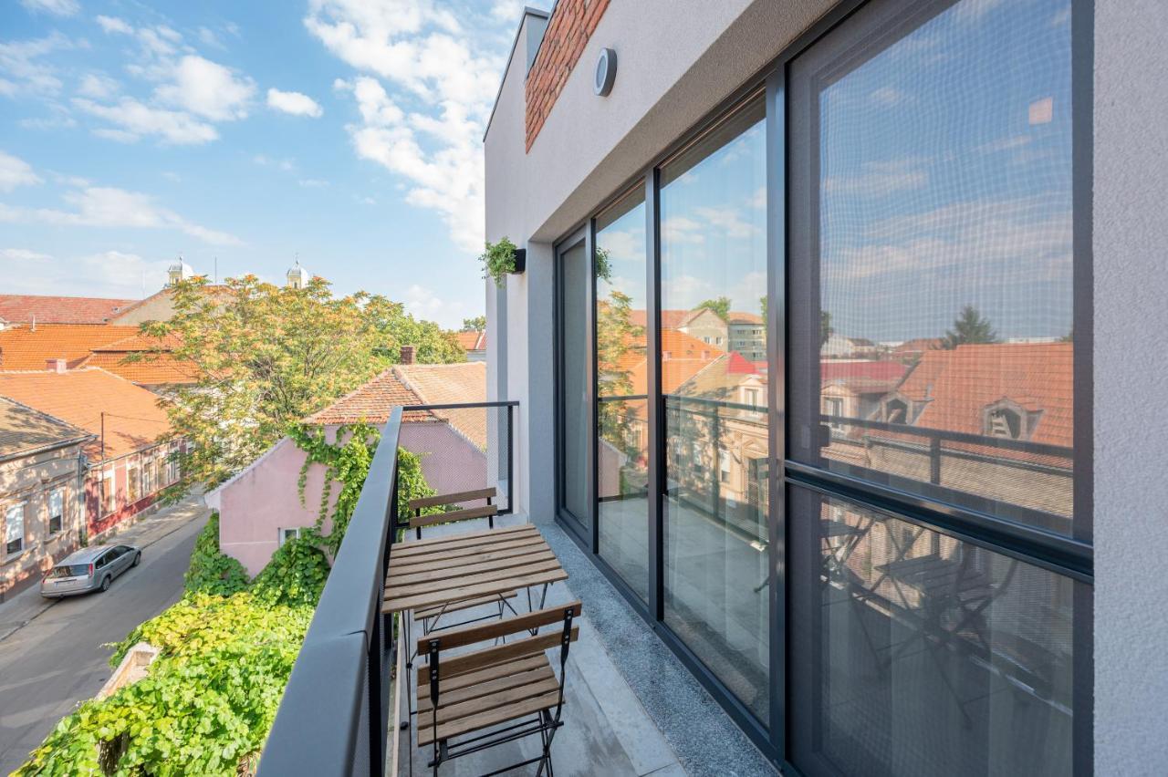 Calvin Aparthotel Oradea Exterior photo